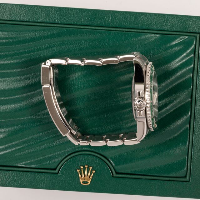 Rolex Submariner Hulk Image 2